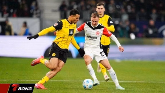 Dortmund hạ gục Frankfurt sau những màn rượt đuổi tỷ số kinh điển