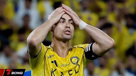 Ronaldo Chết Lặng Vì Đồng Đội Phá Hỏng Vô Địch Sớm