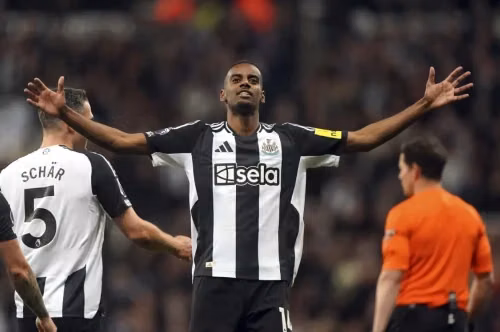 Newcastle đe dọa vị trí thứ 2 của Arsenal ở Ngoại hạng Anh