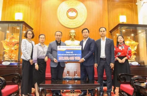 Liên đoàn Bóng đá Việt Nam chung tay cùng đồng bào vượt qua thiên tai
