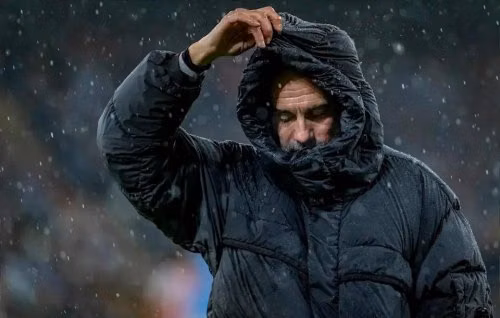 Pep Guardiola gửi thông điệp số 9 ảo tới Hugo Viana giữa lúc săn đón Antoine Semenyo