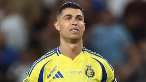Al Nassr "đổi chủ" sau khi ký tiếp hợp đồng với Ronaldo