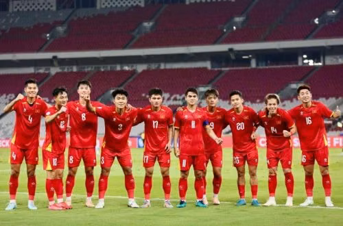 HLV Kim Sang Sik loại cầu thủ vừa vô địch U23 Đông Nam Á