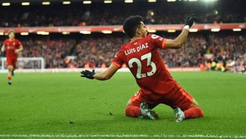 Luis Diaz khiến Liverpool lo lắng với động thái khó đoán