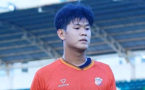 HAGL bổ sung thủ môn cao gần 2m