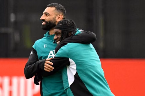 Salah trở lại Liverpool với sứ mệnh giải cứu Arne Slot