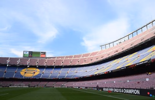 Barcelona chạy đua với hạn chót 28/8 để quyết định về Camp Nou