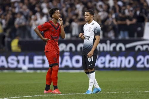 Barcelona chính thức chấm dứt theo đuổi sao trẻ Brazil sau cuộc họp với Sport Recife