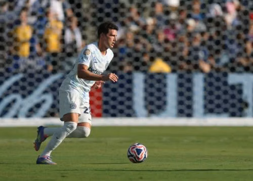 Galatasaray lên kế hoạch chiêu mộ trung vệ Benjamin Pavard của Inter Milan