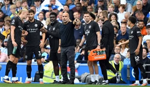 Pep Guardiola khởi đầu chật vật cùng Man City