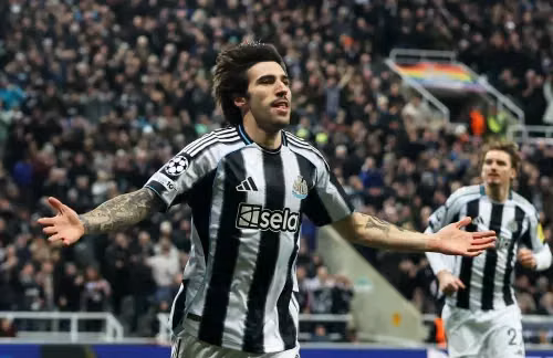 Hủy diệt Qarabag với tỷ số 9-3, Newcastle lập kỷ lục tại Champions League