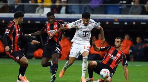 Bayern đè bẹp Frankfurt ngay tại Deutsche Bank Park