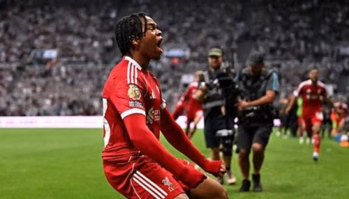 Rượt đuổi nghẹt thở, Liverpool hạ gục Newcastle vào phút bù giờ