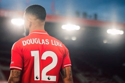 Juventus gửi thông điệp hai từ để tiễn biệt Douglas Luiz