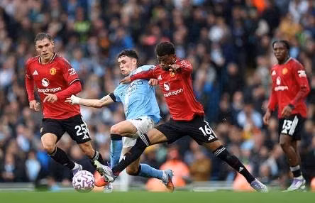 Fan MU đòi loại 2 ngôi sao sau trận thua Man City