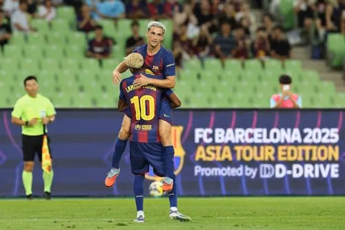 Barcelona xác nhận không ký hợp đồng thay thế cho tiền vệ sau chấn thương dài hạn