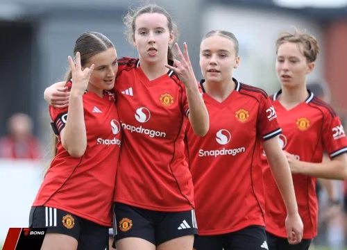 Man United để mất tài năng 8 năm Summer Hadfield vào tay kình địch Liverpool