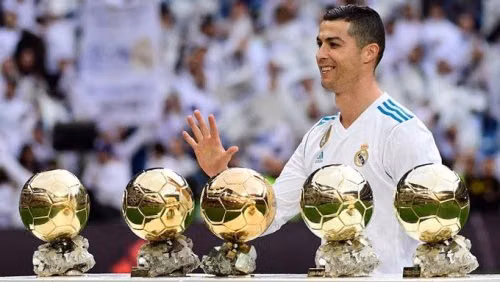 Cristiano Ronaldo và “lời nguyền” sau Quả Bóng Vàng