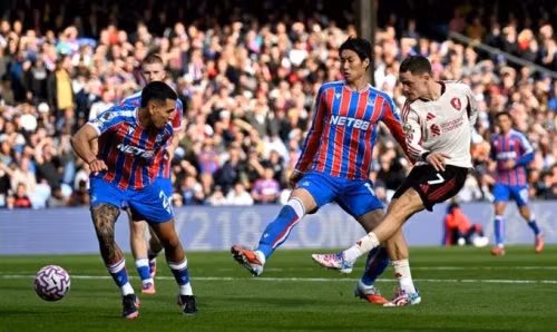Khi Liverpool vẫn đi ngược lại sức mạnh đồng tiền