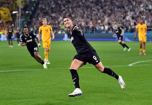 Champions League | Juventus 4-4 Borussia Dortmund: Vlahovic hồi sinh Bà đầm già điên cuồng