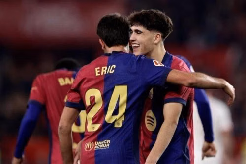 Barca thay đổi chiến thuật, thử nghiệm hệ thống 4 trung vệ