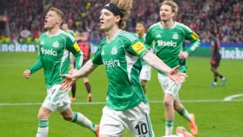 Antony Gordon lập kỷ lục cho Newcastle trong trận hòa 2-2 với Leverkusen