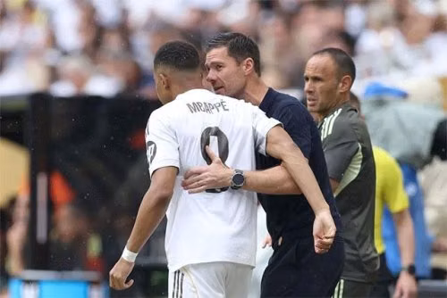 Real Madrid đón Kylian Mbappe trở lại sau bạo bệnh