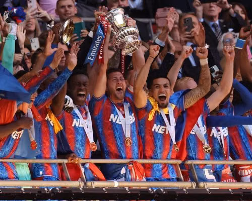Crystal Palace gây chấn động, hạ Man City giành Cúp FA đầy kịch tính