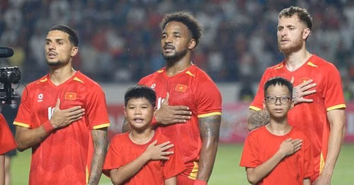 Nguyễn Xuân Son chấn thương: Nam Định và ĐT Việt Nam lo sốt vó