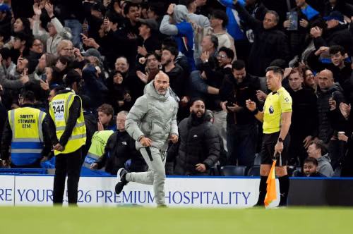Chạy nước rút và nhận thẻ đỏ, Maresca mang tinh thần máu lửa trở lại Chelsea