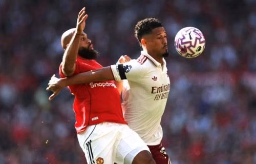 Saliba chứng minh giá trị trong ngày Arsenal giữ sạch lưới