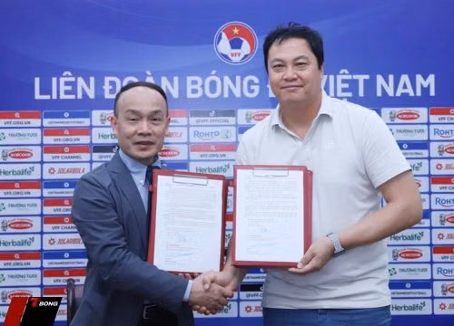 VFF chính thức giữ chân HLV thủ môn Lee Woon-jae đến 2027 sau cú ăn ba lịch sử