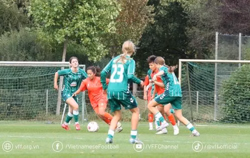U17 nữ Việt Nam nỗ lực trước Werder Bremen II