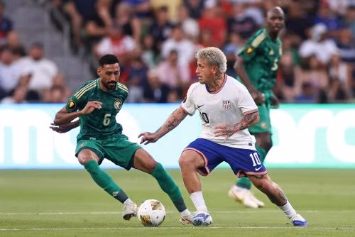 🇺🇸 ĐT Mỹ giành vé vào tứ kết Gold Cup sau trận đấu khó nhằn với Saudi Arabia