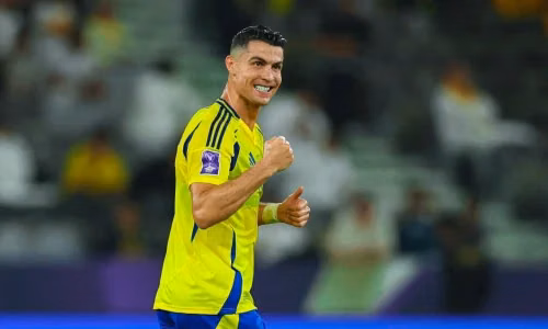 Ronaldo đòi thay HLV, gần nửa đội hình chính