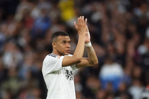 Kylian Mbappe lập kỷ lục 40 bàn thắng ở mùa giải đầu tiên, giúp Real Madrid lội ngược dòng ngoạn mục