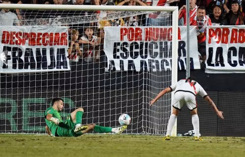 Ba điểm đáng chú ý từ trận Rayo Vallecano 1-1 Barcelona