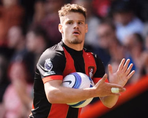 Liverpool nhắm hoàn tất thương vụ Milos Kerkez trị giá 45 triệu bảng từ Bournemouth