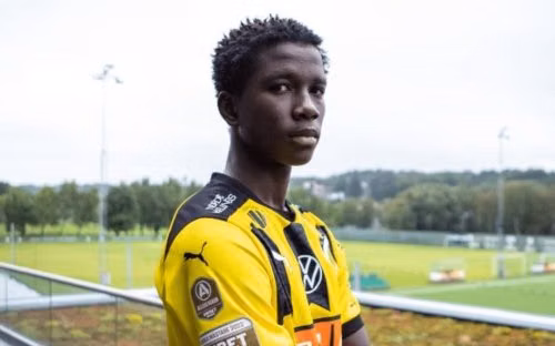 Trung vệ Senegal triển vọng nằm trong tầm ngắm của PSV